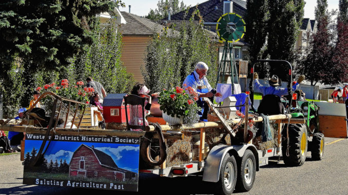 Parade 4b